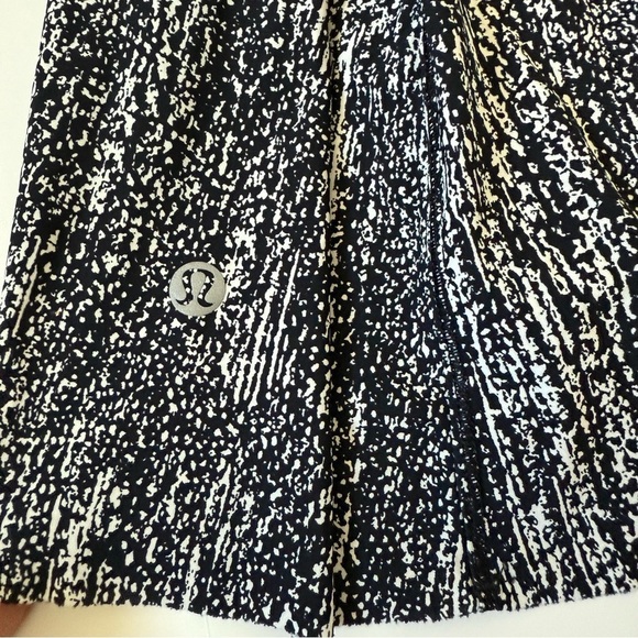 Lululemon Lost In Peace Skirt Skort Women’s 10 Tennis Golf Black White Running - Picture 5 of 14